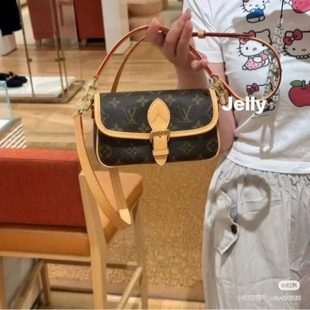 Louis Vuitton Women Pre-Loved Bag Brand New Condition